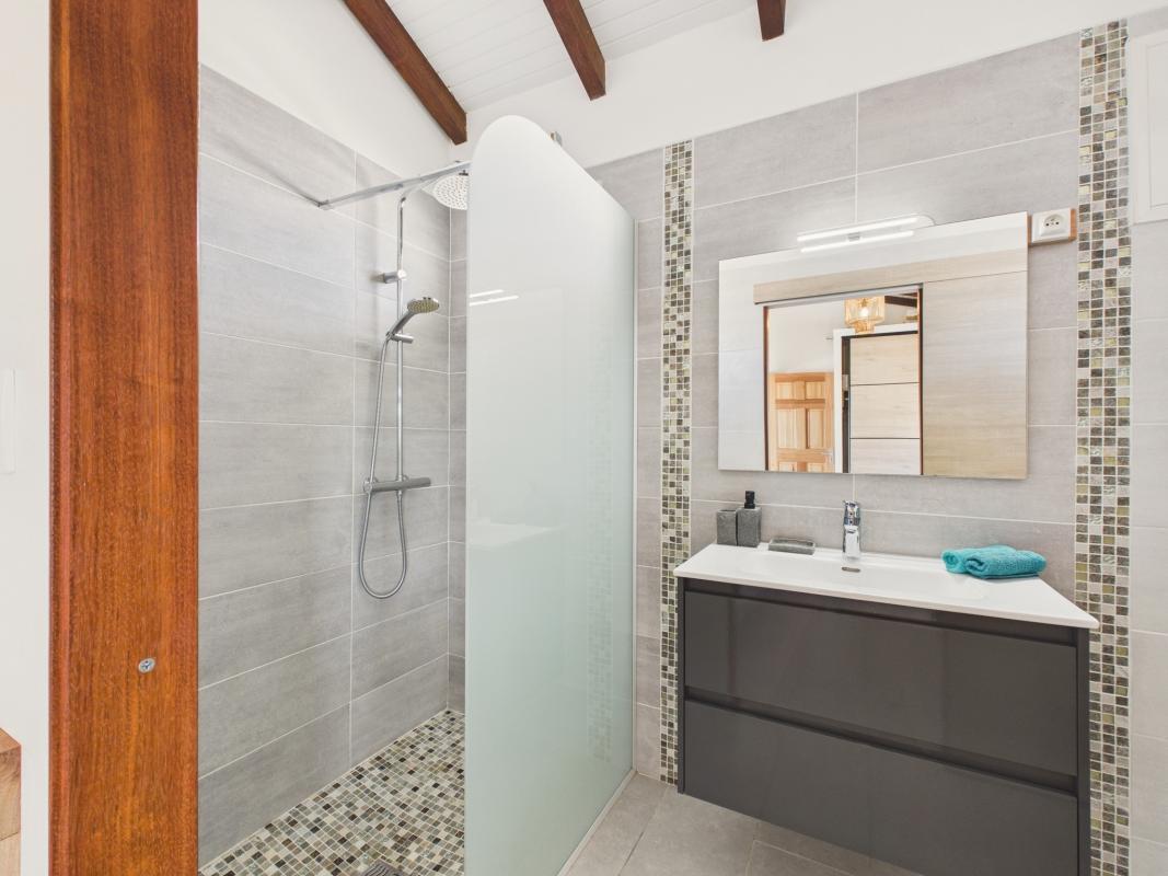 Location villa 3 chambre sainte luce - chambre 2 sdb